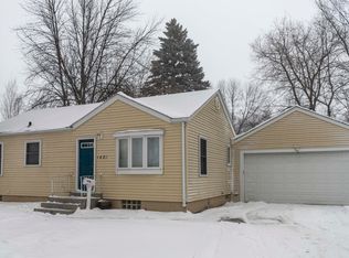 1421 Oak St, Grand Forks, ND 58201