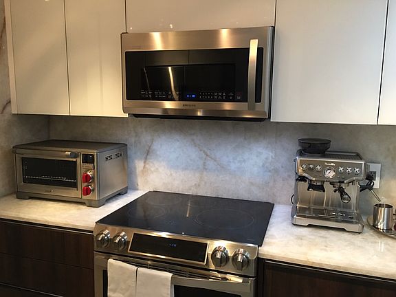 2nd image of 335 Biscayne Blvd APT 1212