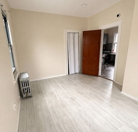 4th image of 164 Knapp Ave Floor 2