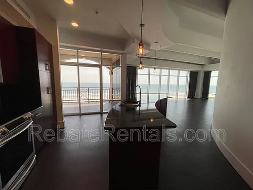 320 N 1st St #813 Photo 1