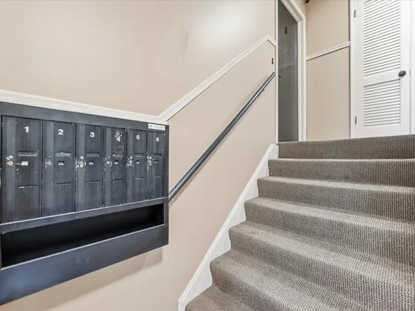 734 S 50th St #4, Omaha, NE 68106