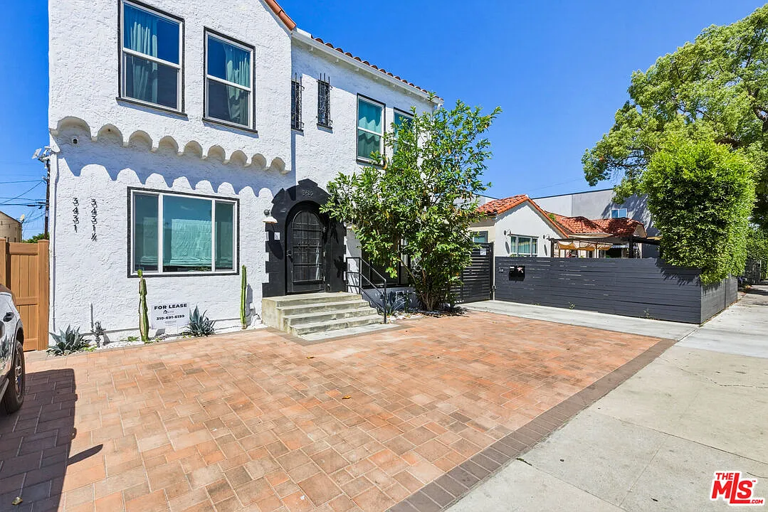 Building Photo - 3429 Edgehill Dr #1