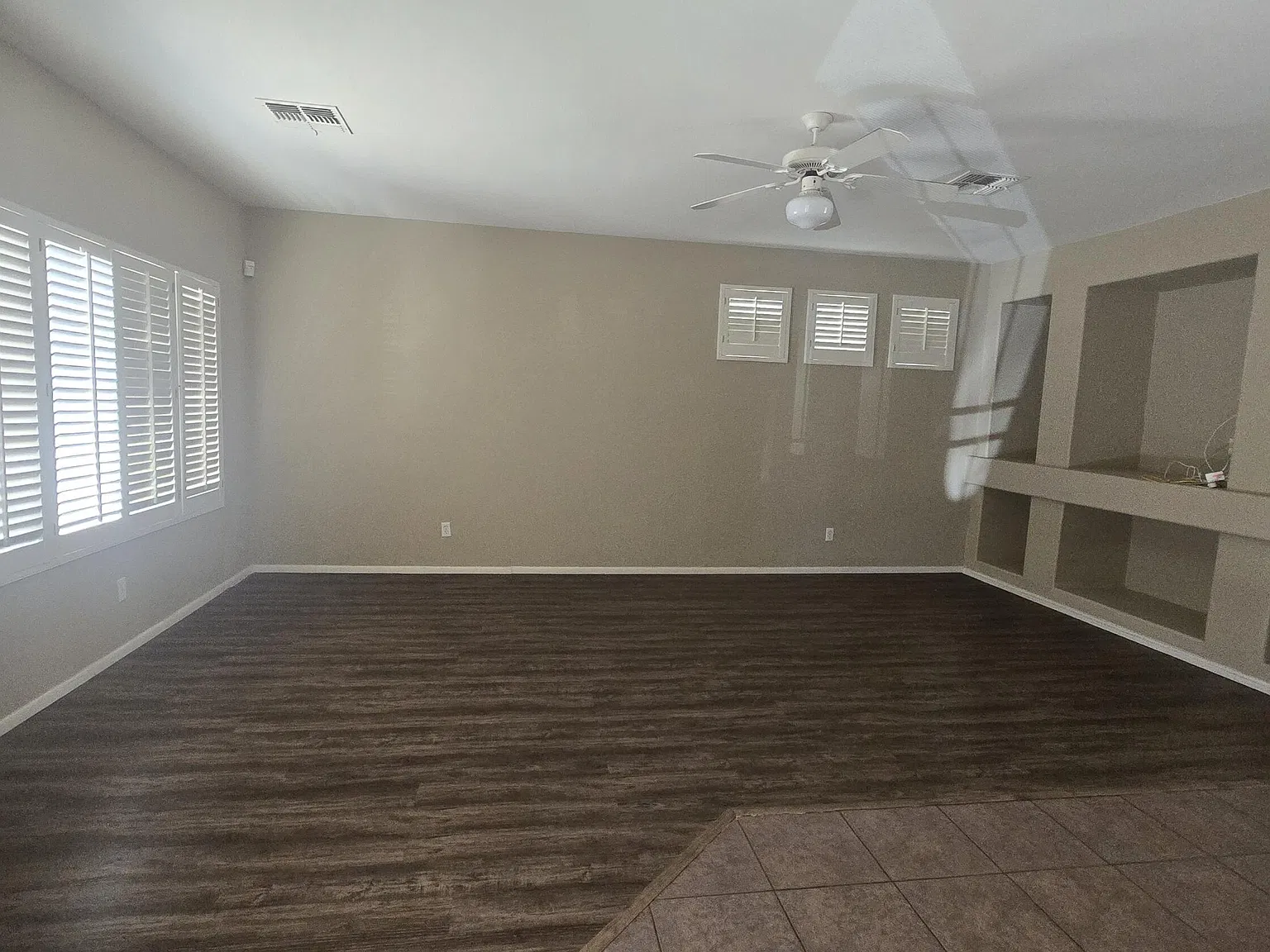 3 bed, 2.5 bath, 2139 sqft, $2,350 — Photo 3