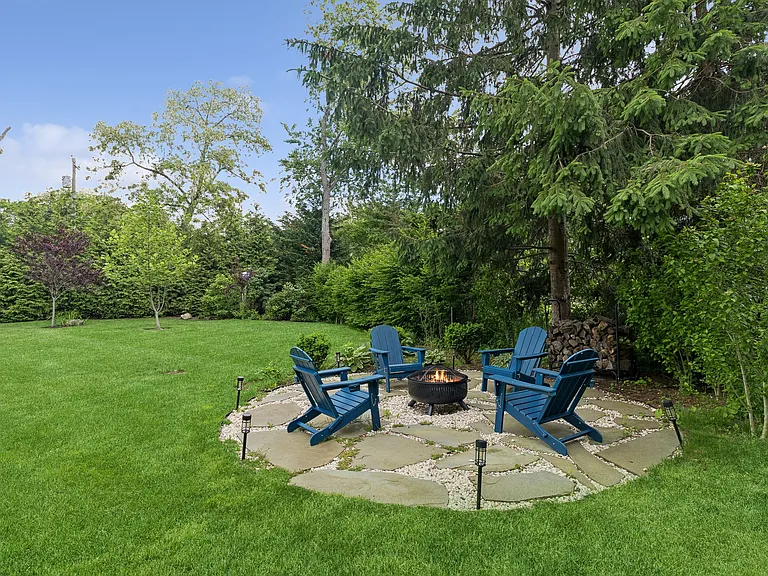 7 Eileen Cir — Photo 14