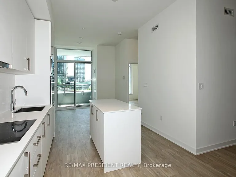 27 Bathurst St #404W — Photo 5