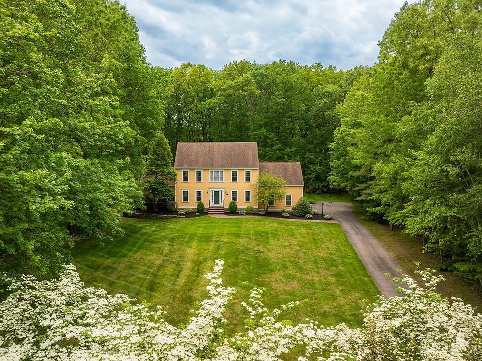1st image of 8 Briarwood Drive