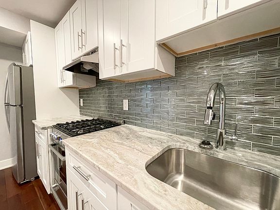5th image of 1005 S 4th St #26