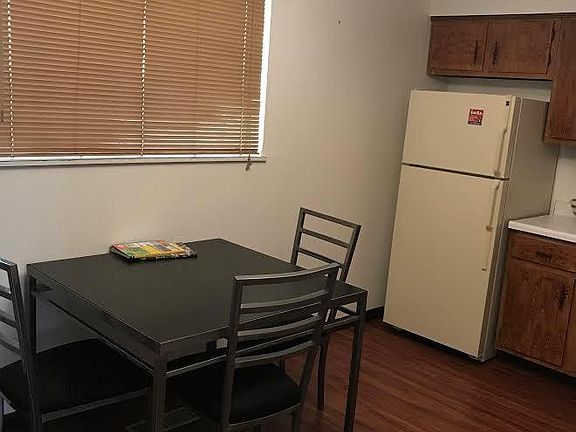 5th image of 400 Tracy Ln APT 6