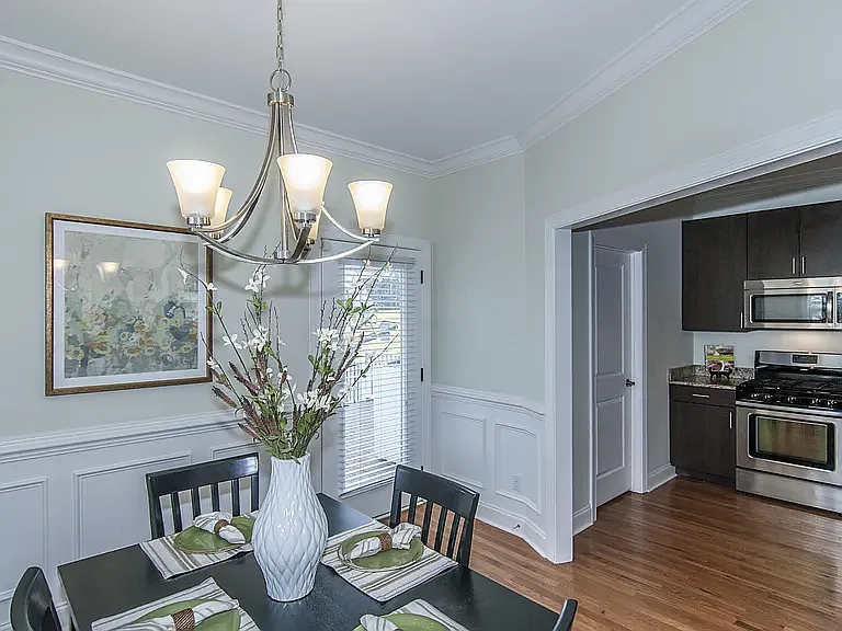 3 bed, 2.5 bath, 1360 sqft, $3,700 — Photo 4