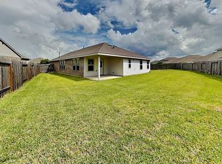 437 Pecan Landing Ln, La Marque, TX 77568