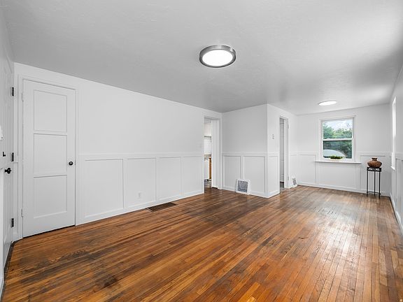 3rd image of 409 Harrison Ave