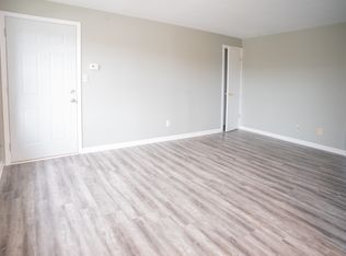 523 3 Mile Rd APT 4, Racine, WI 53402