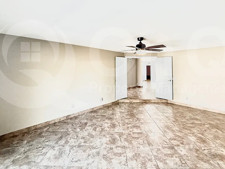 535 W Sweetwater Ave — Photo 6