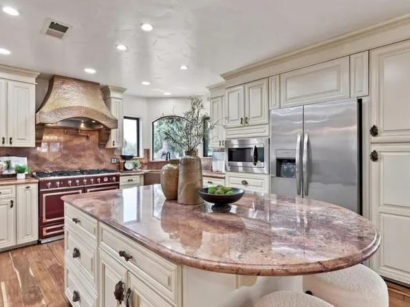 131 Magladry Rd, Hollister, CA 95023