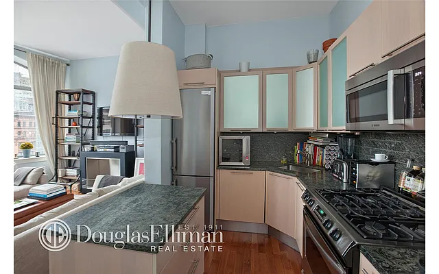 Rented by Douglas Elliman | media 19