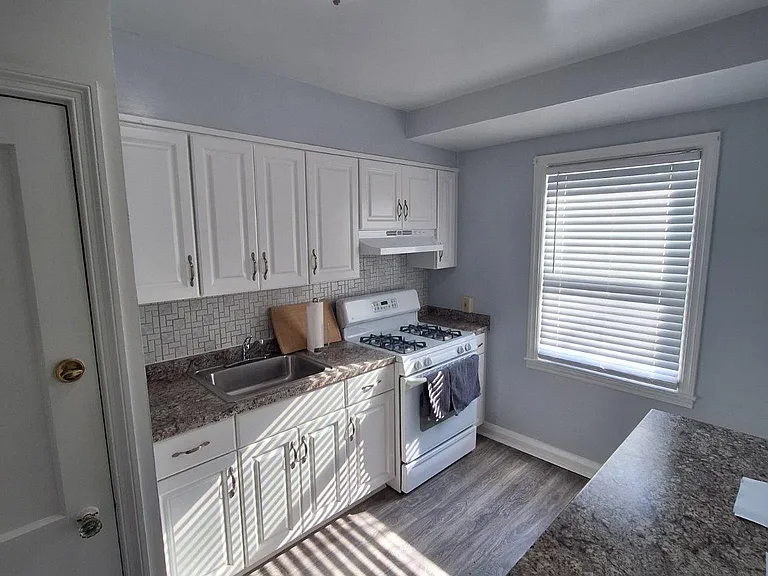 3721 Frankford Ave — Photo 5