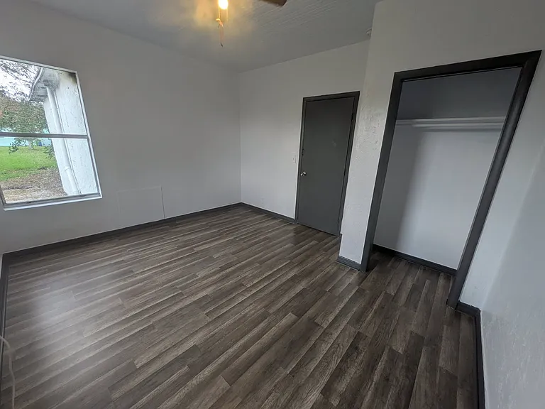 1507 Avenue I #B — Photo 16