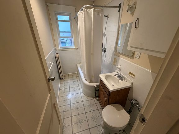 4th image of 26 Chiswick Rd APT 12