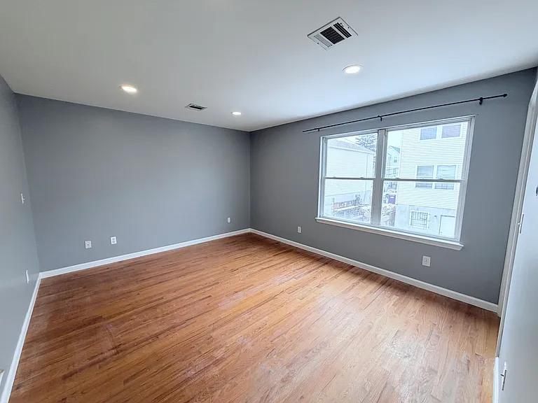 181 Camden St #2 — Photo 15