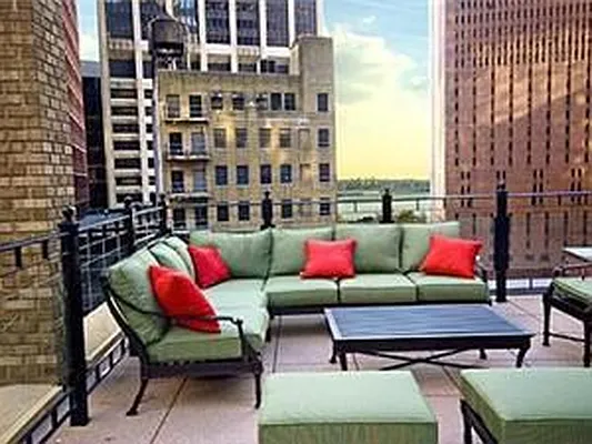 Rented by New York Residence | media 18