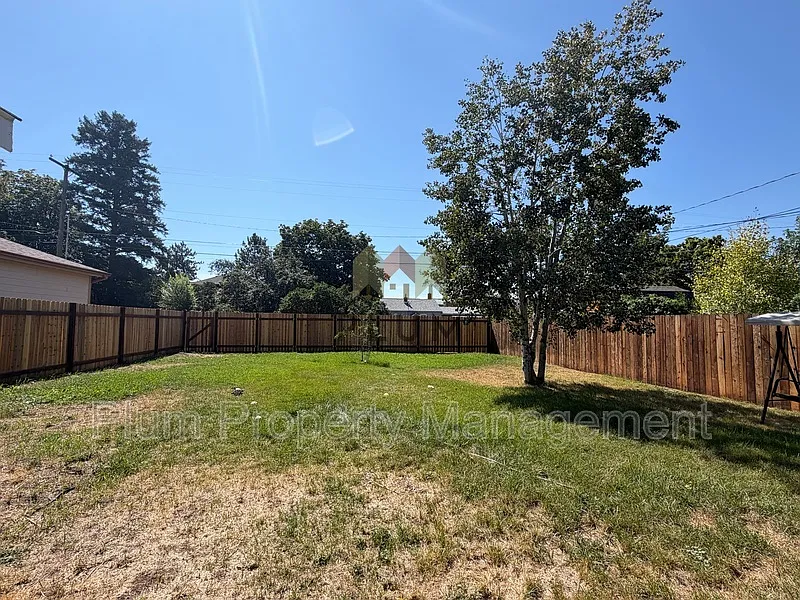 2 bed, 1.0 bath, 1232 sqft, $2,095 — Photo 2