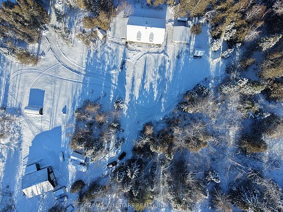 3rd image of 728 Galway Rd