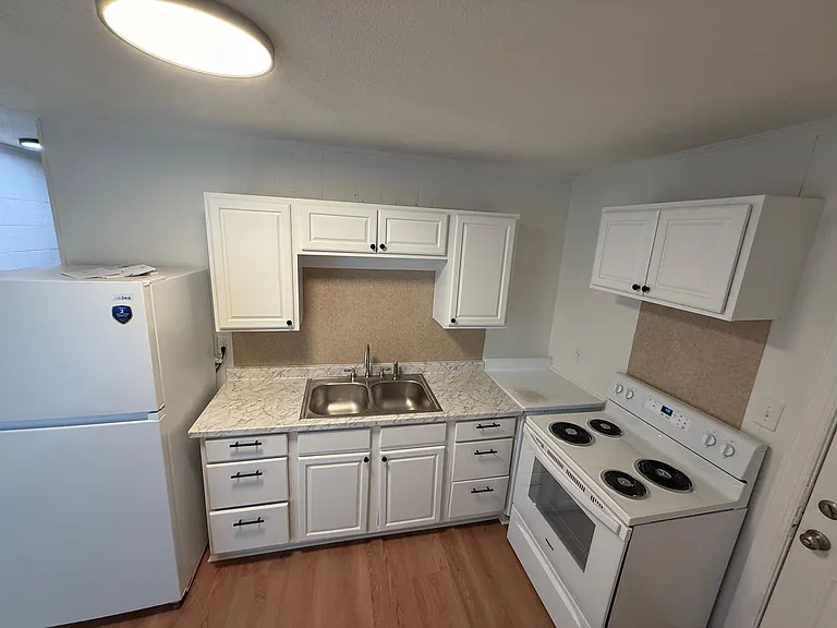 605 Barton St #A — Photo 17
