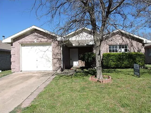 4451 Posada Dr — Photo 2