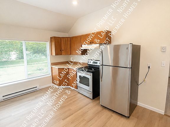 4th image of 2690 Erlands Point Rd NW