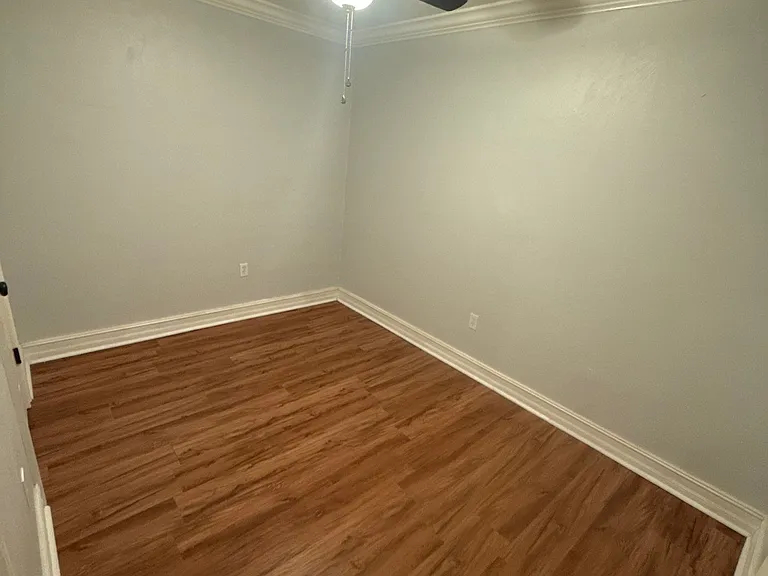 La Mediterranean Apartments — Photo 6