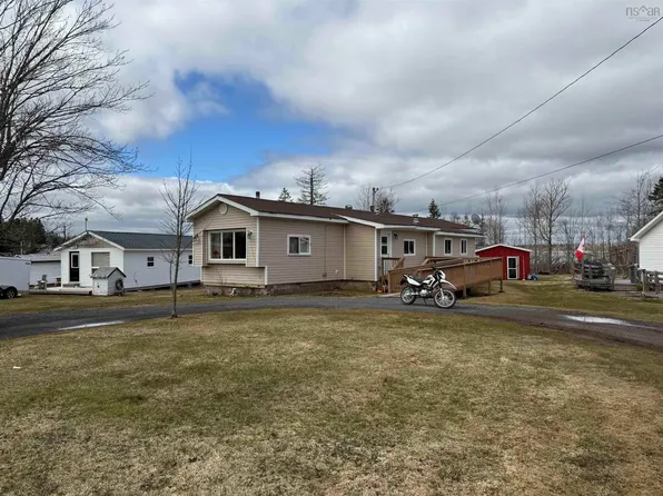 21 Jackson Point Rd, Cumberland, NS B4H 3X9