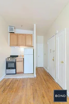 Rented by Bond New York | media 8