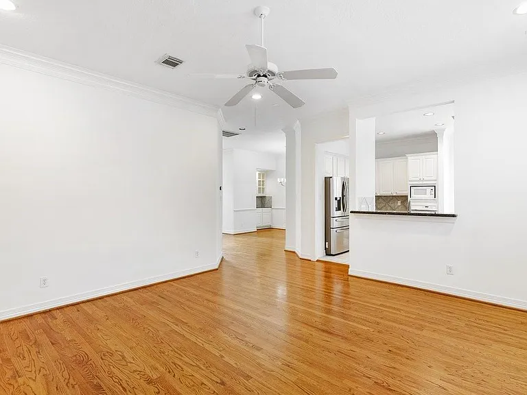5913 Dolores St #B — Photo 13
