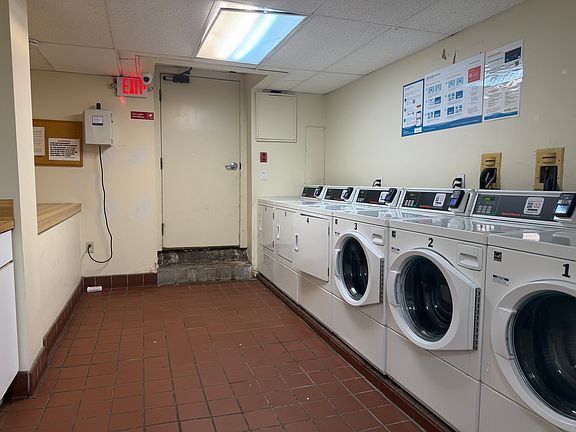 5th image of 40 Saint Botolph St APT 28