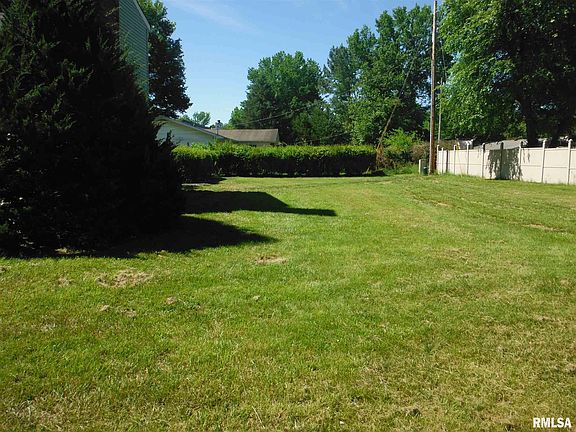 3rd image of 1701 W Taylor Dr