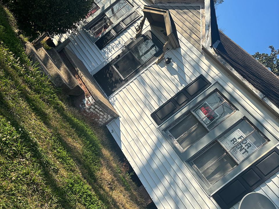 1st image of 810 W South St