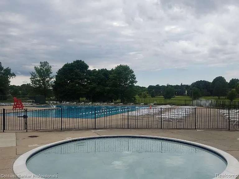 1822 Brentwood Dr #529 — Photo 16
