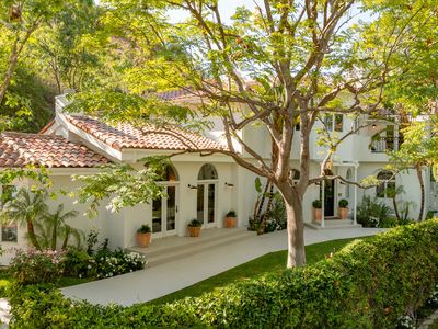 1541 N Bundy Dr, Los Angeles, CA, 90049