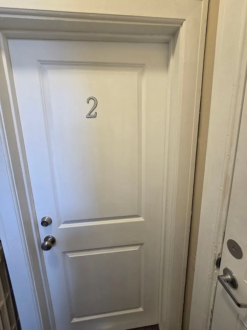 Denver Place Apts. East — Photo 3