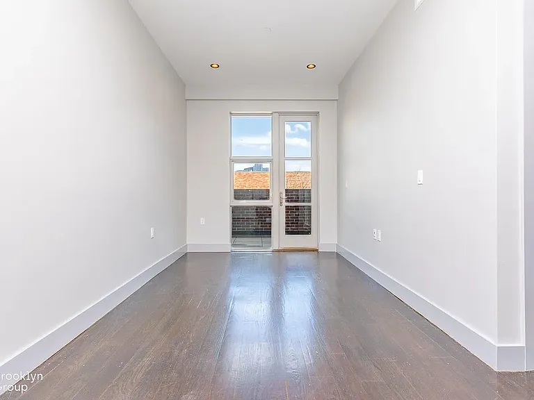 56 Box St #6B — Photo 3