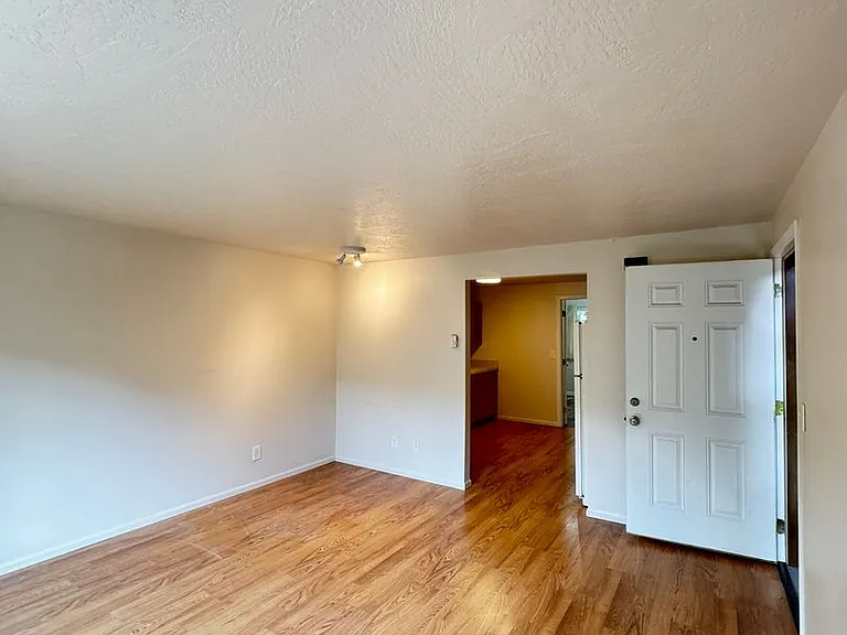 234 NW 21st St — Photo 9