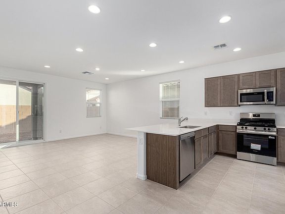 4th image of 9836 W Catalina Dr