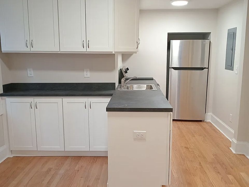 1st image of 9 N Beacon St #1-3
