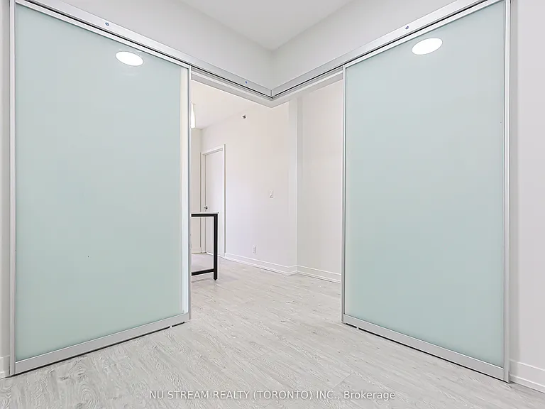 203 College St #905 — Photo 26