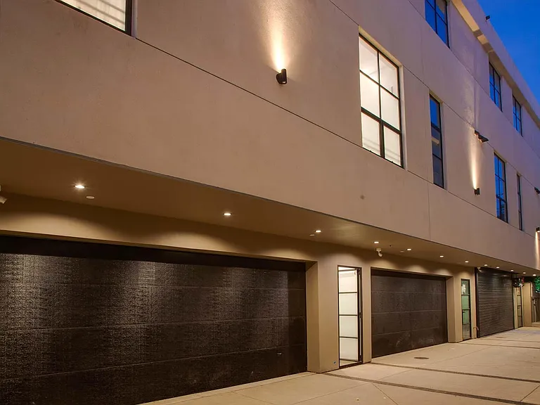 1254 N Las Palmas Ave #7 — Photo 28