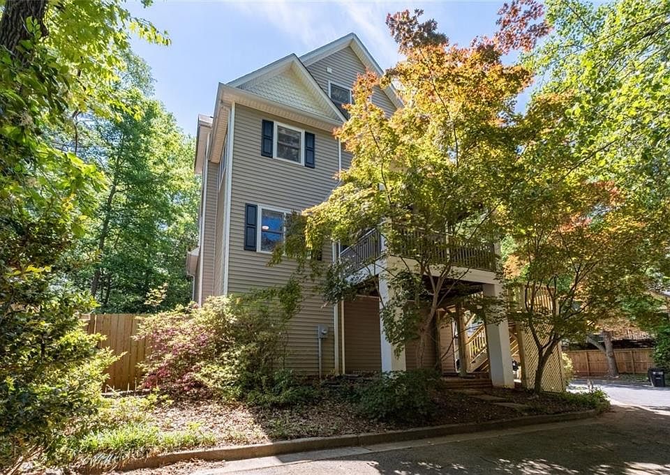 1st image of 200 Glenlake Commons Dr