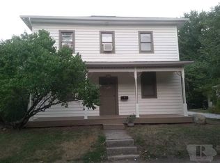 413 N Main St, Fairfield, IA