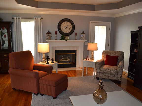 3rd image of 474 Nob Hill Dr