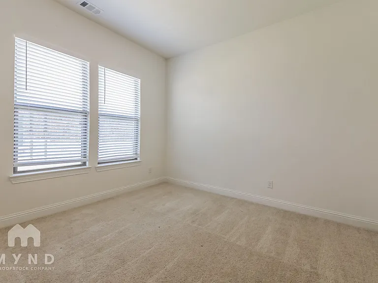 12108 Buffalo Hills Dr — Photo 21
