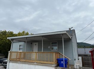 702 Carlock Ave, Harriman, TN 37748